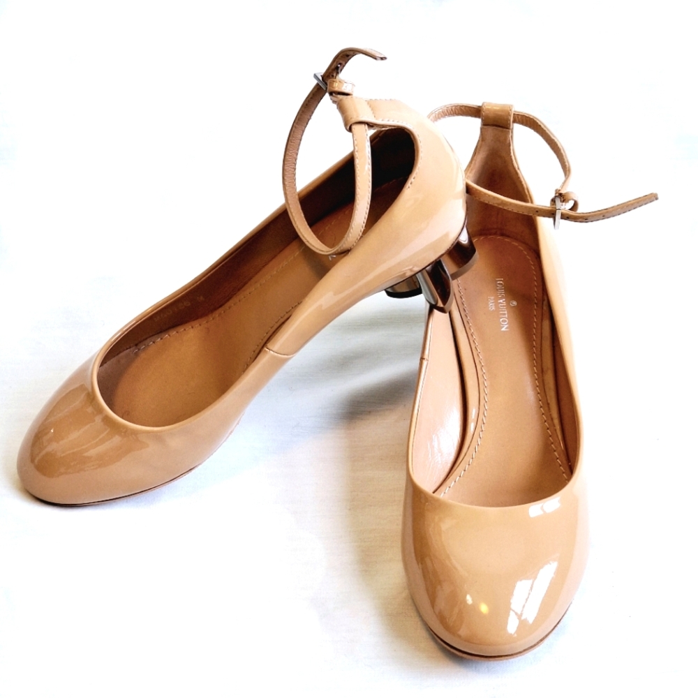 Authentic Louis Vuitton NWOT beige/pink leather pump 1.5" heel